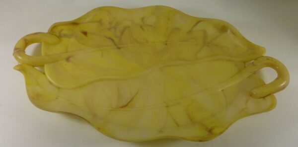 Serving Platter, Retro, leaf embossed, 50 x 28 cm., in mottled cream plastic
