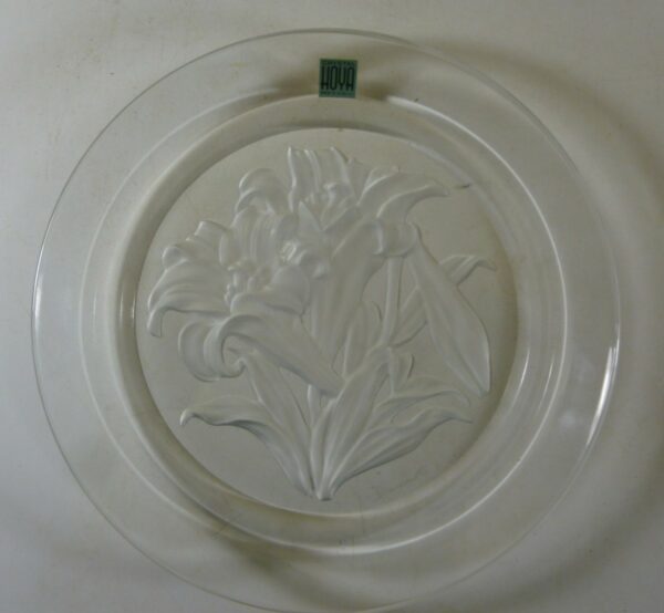 HOYA Crystal, 'Lillies' Plate of the Month, 21 cm dia., in crystal-glass
