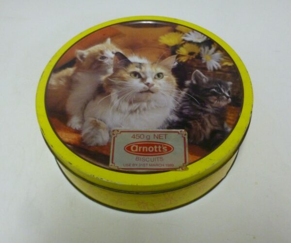 Arnott's 'Kittens' (3 lovely kittens), round, 450g. Biscuit Tin, c.1988
