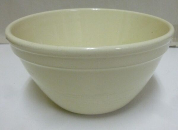 Fowler Ware Mixing Bowl, 21 cm. dia. x 12 cm. high, in cream