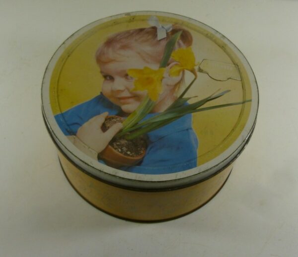 Arnott's 'Girl with Daffodils', round, 3 lb. Xmas Cake Tin, c.1962 *