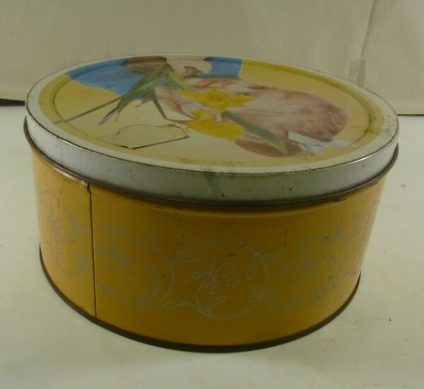Arnott's 'Girl with Daffodils', round, 3 lb. Xmas Cake Tin, c.1962 *