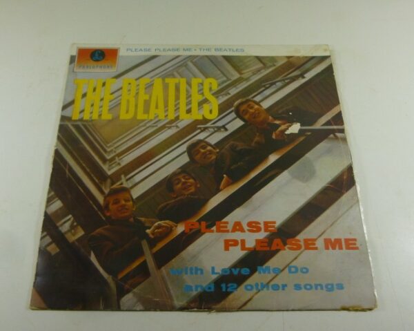 * BEATLES 'PLEASE PLEASE ME', stereo LP Record, s on b, c.1963 * - ?? image
