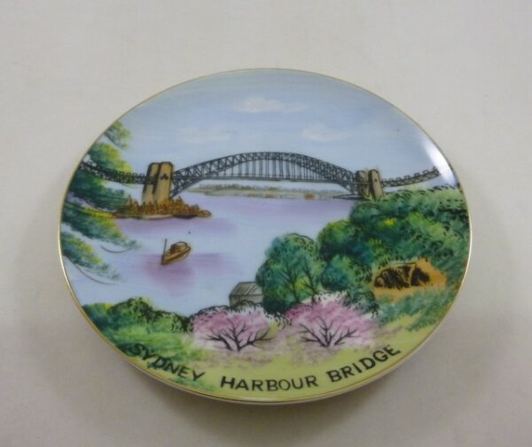 Made in Japan, SAJI 'Sydney Harbour Bridge', Hand painted, round Dish