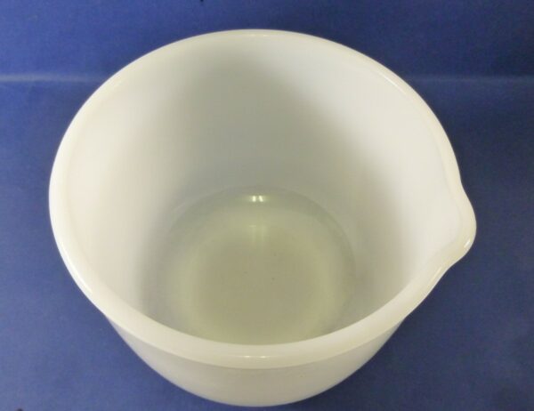 Sunbeam 'MixMaster' Bowl, small, in white milk-glass