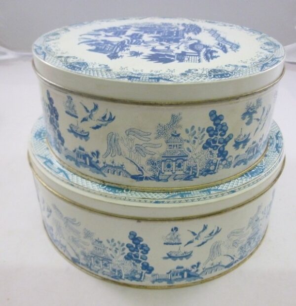 Kitchen Canister Tins, stacking set of 3, in 'Blue Willow' pattern