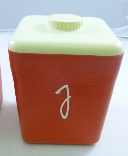 DUPERITE Kitchen 'F' or 'R' Canister, part of Harlequin set, in red bakelite